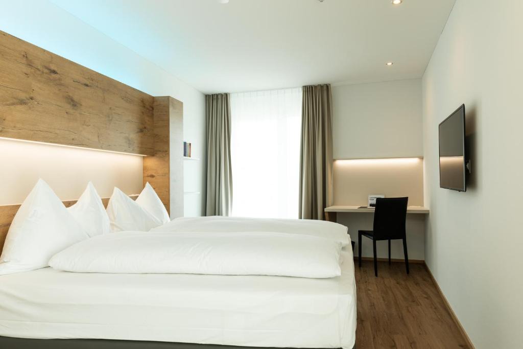 Ruemlang Hotel | TRIP INN JET HOTEL Zürich Airport