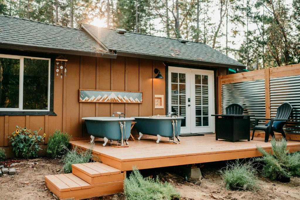 Grants Pass House | Triple Nickel Pines Cabins