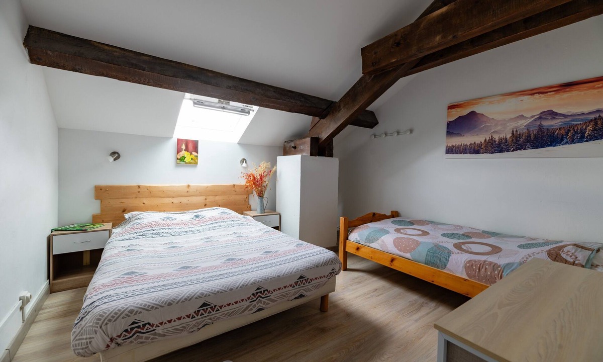Vassieux-en-Vercors Apartment | Triple Room with Half Board, Shared Bathroom
