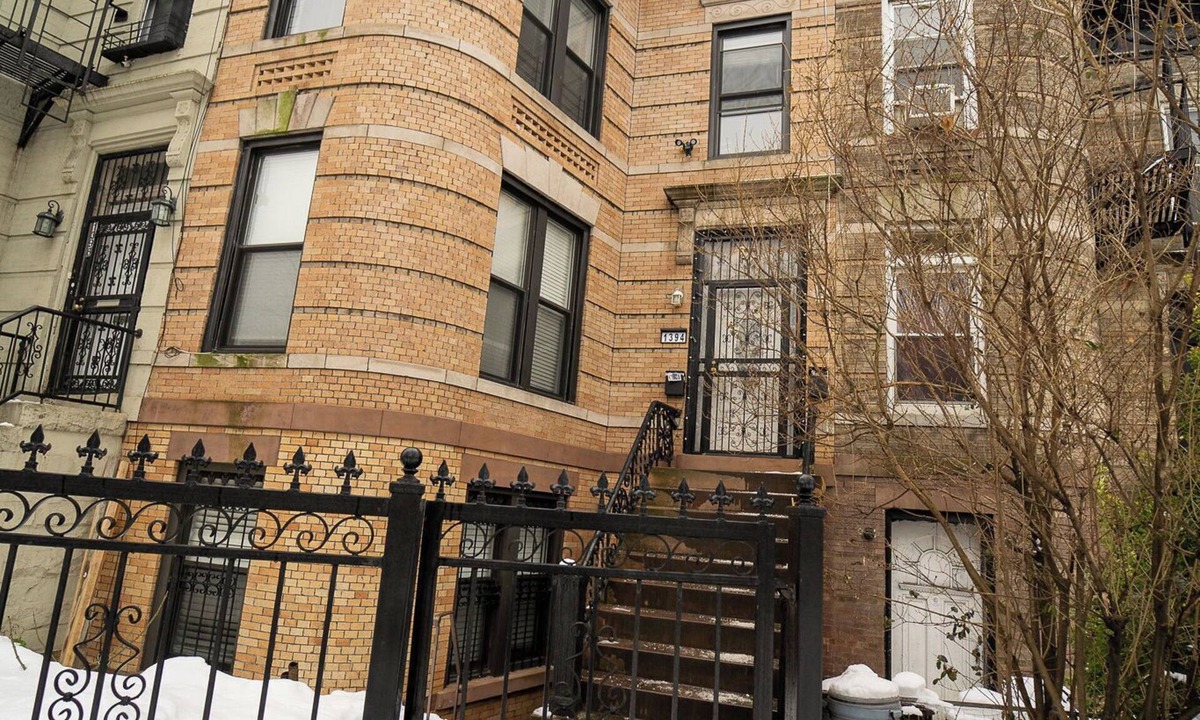 Brownsville House | TRIPLEX ON THE PARKWAY