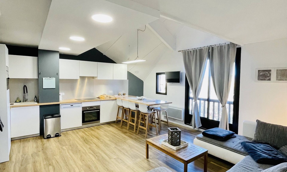 Ax-les-Thermes Apartment | TRIPLEX SLEEPS 8 - BONASCRE AX LES THERMES