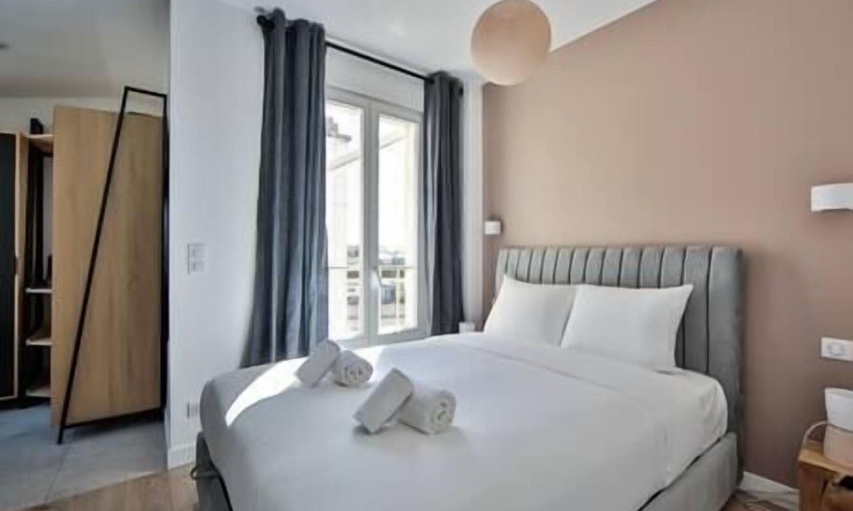 Ternes Apartment | Triumphal arch ! Champs-Elysées! Calm & cozy