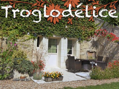Azay-le-Rideau Bed & Breakfast | Troglodelice