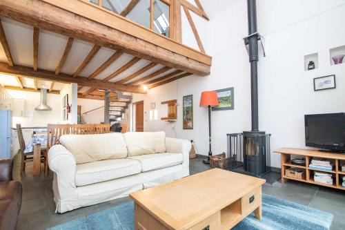 Uckington House | Troilus Barn