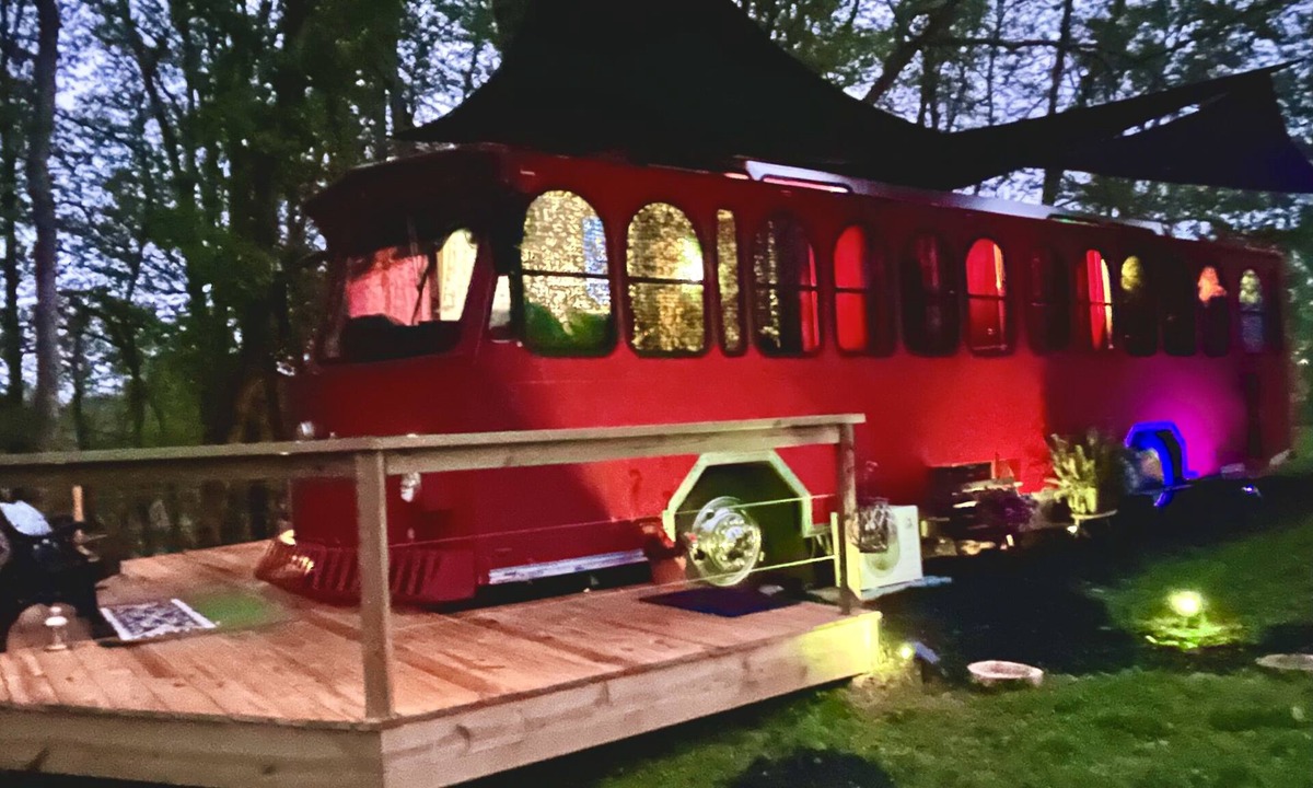 Doyle Apartment | Trolley and The Treehouse #hiking #love #friendcation