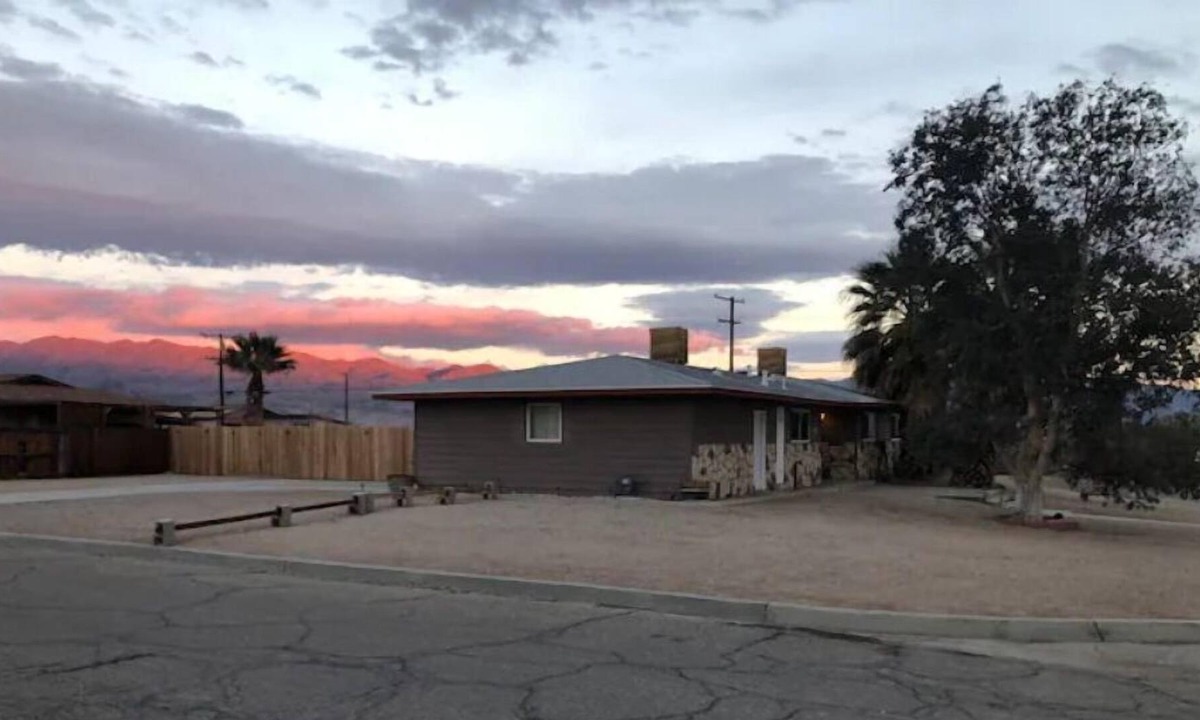 Pearsonville House | Trona Oasis