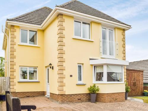 Ferryside House | Trondra House