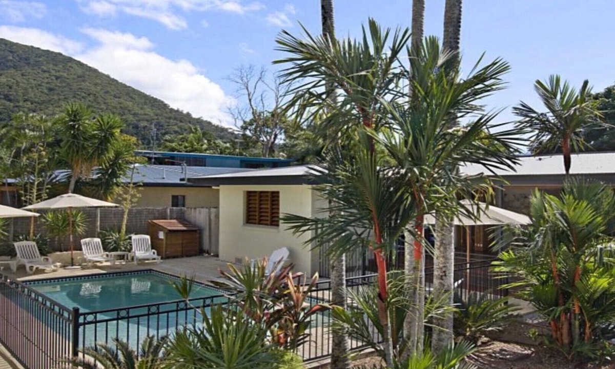 Palm Cove House | TROPICAL ESSENCE @ PALM COVE