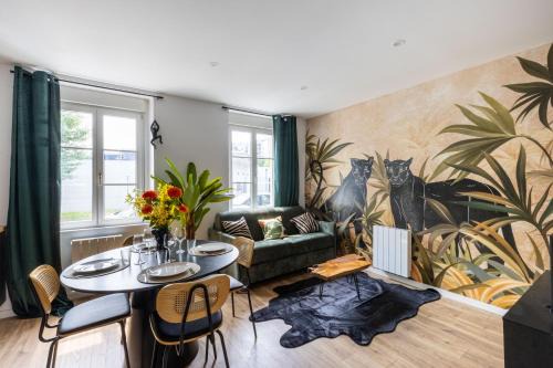 Mulhouse Apartment | Tropical