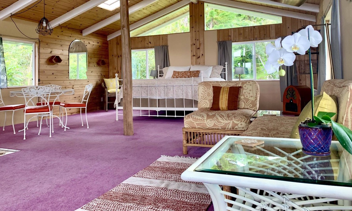 Kealakekua House | Tropical Fruit Farm Retreat