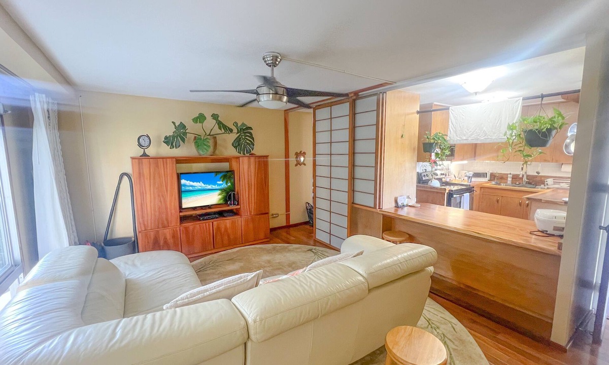 Downtown Honolulu Condo | Tropical Garden Tranquility HNL