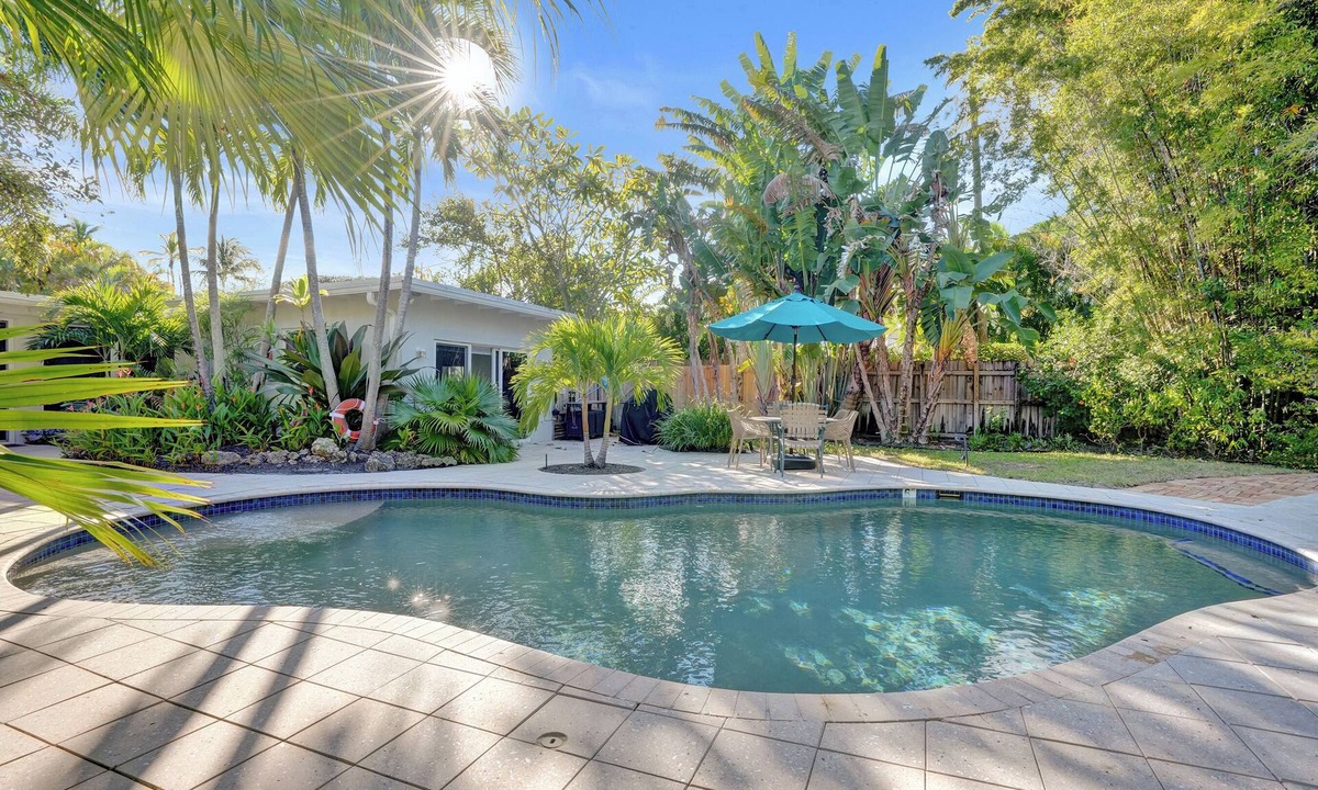 Kenmont House | Tropical Gem-Private Pool!