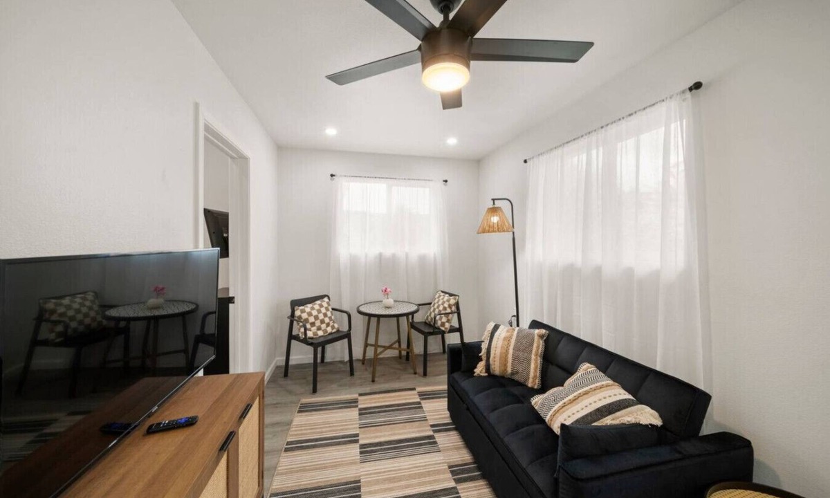 Hilo House | Tropical Haven, Near Botanical Delights