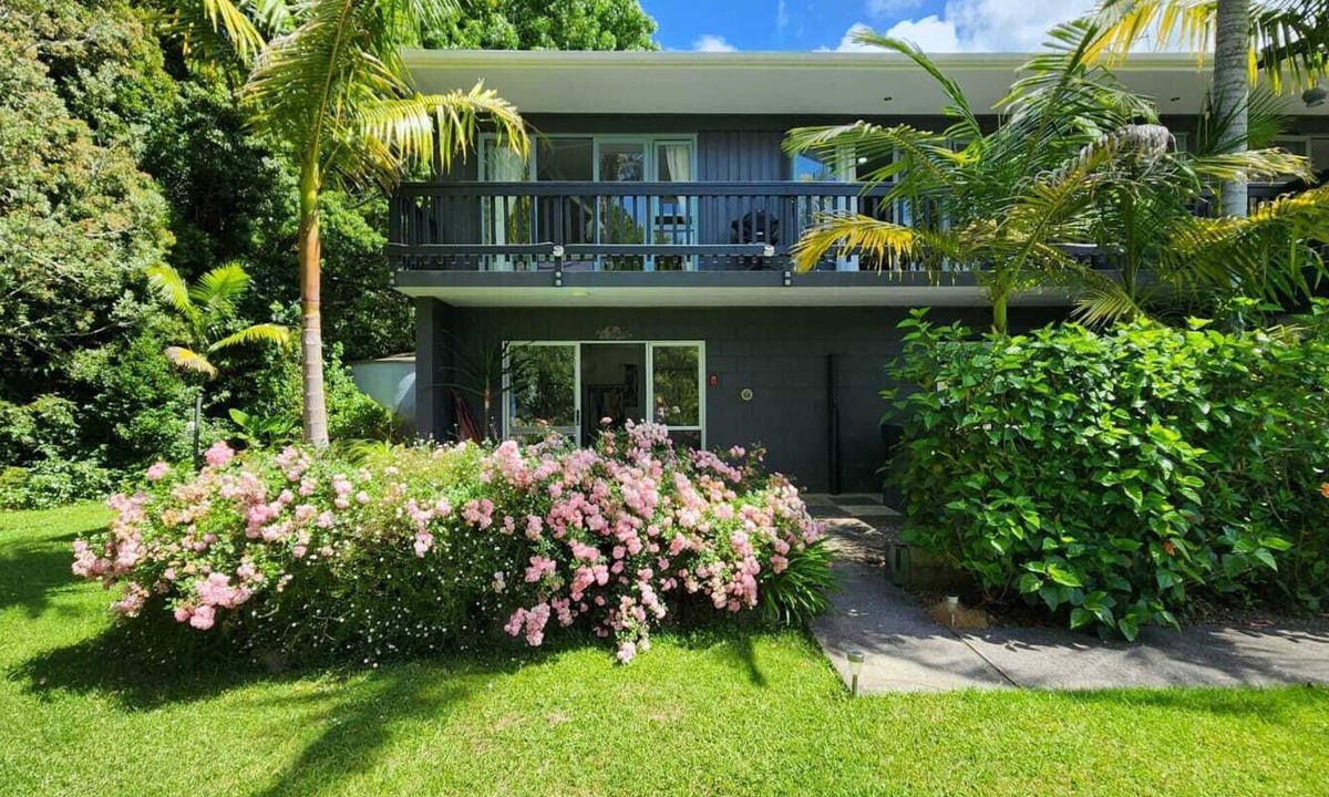 Tutukaka Apartment | Tropical Hideaway 150 meters from the beach.
