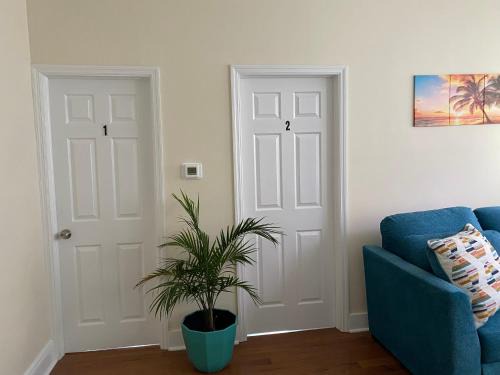 Irvington House | Tropical Oasis - Room 1