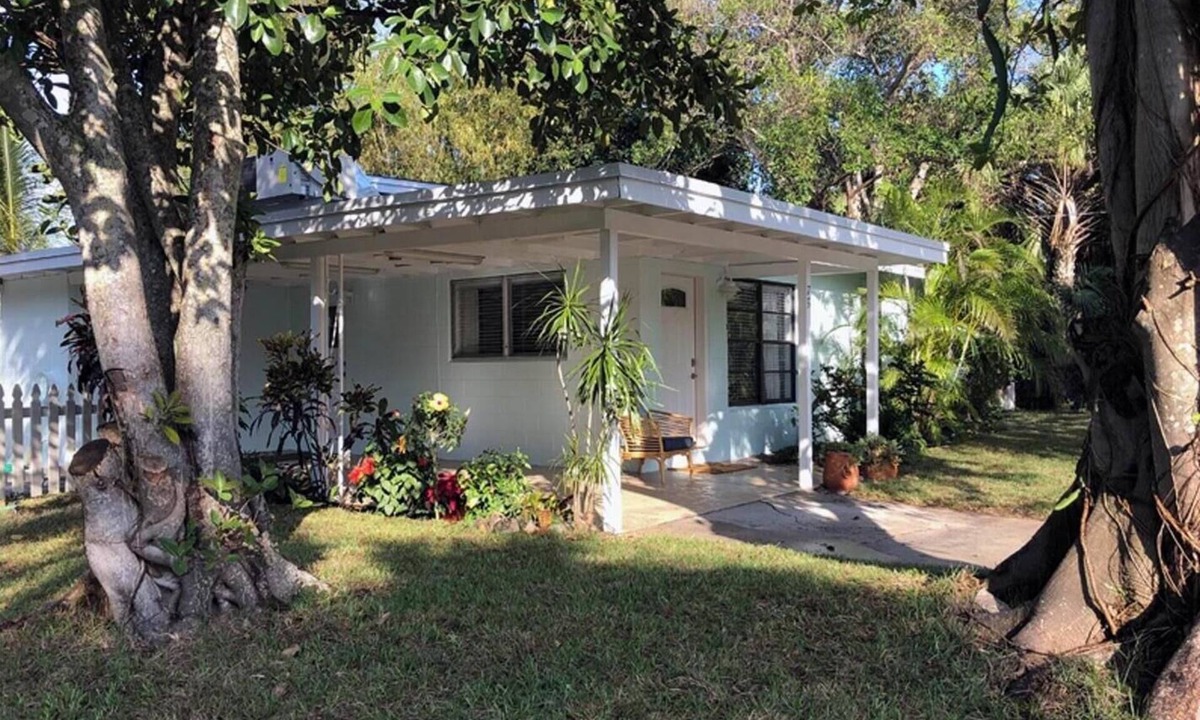 Rio House | Tropical painter and writer retreat