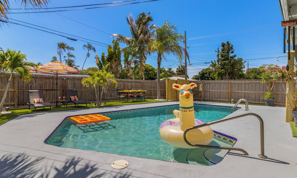 Parrot Cove House | Tropical Paradise w/Private Pool!