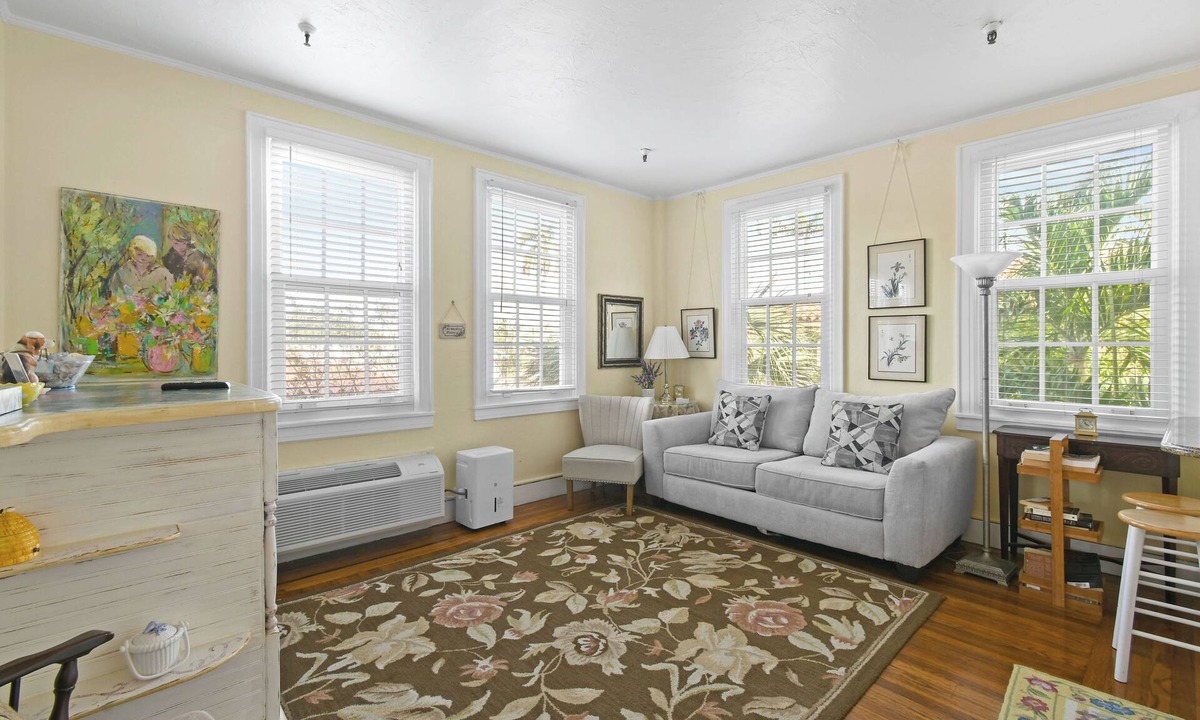 Palm Beach Condo | Tropical Provence 1 br 2268