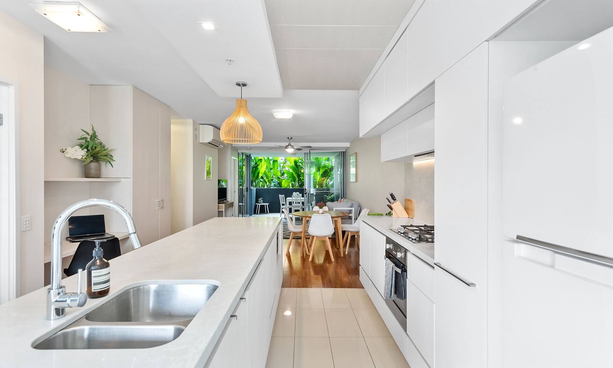 West End Apartment | Tropical Resort ~ 2 Bed/2 Bath/1 Car ~ West End