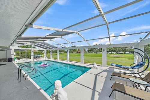 Braden River Villa | Tropical Sarasota-Heated Pool, Massage Chair, Golf