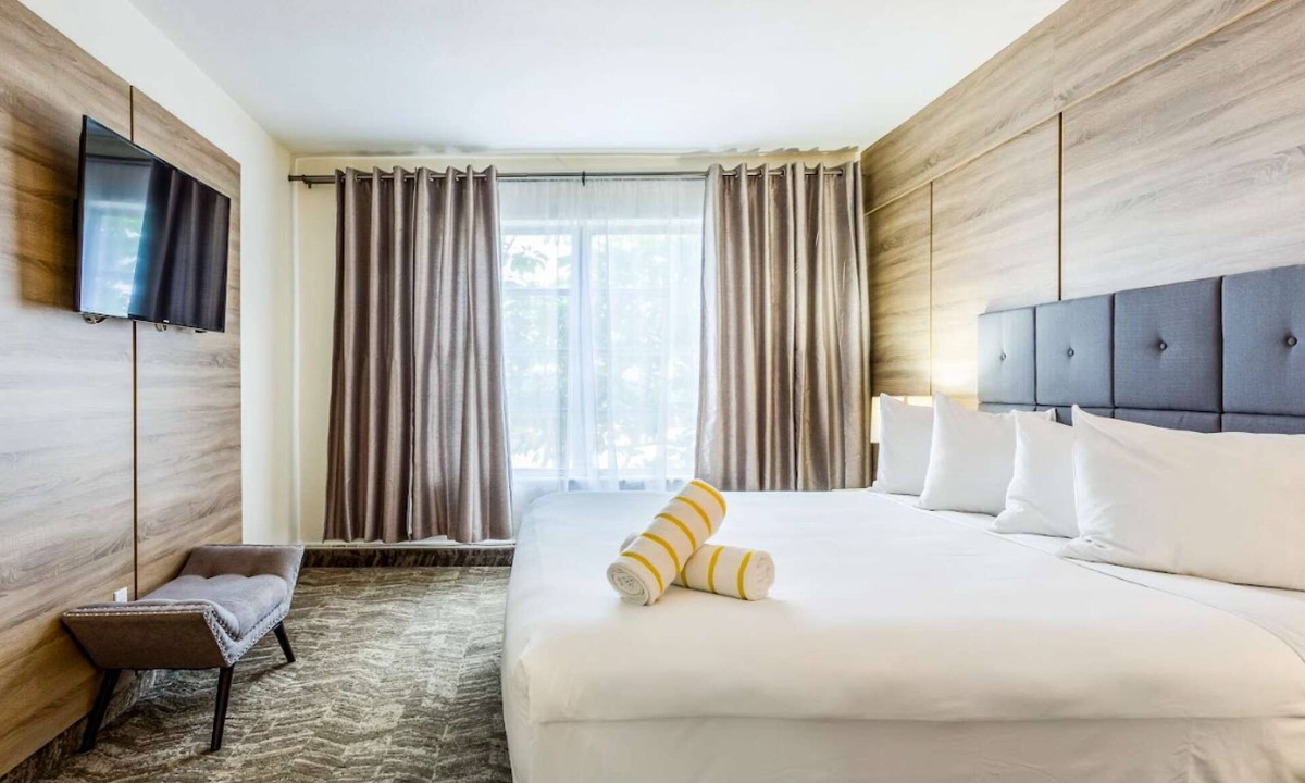 Pompano Beach Condo | Tropical Studio - Garden, Pool & Beach Access