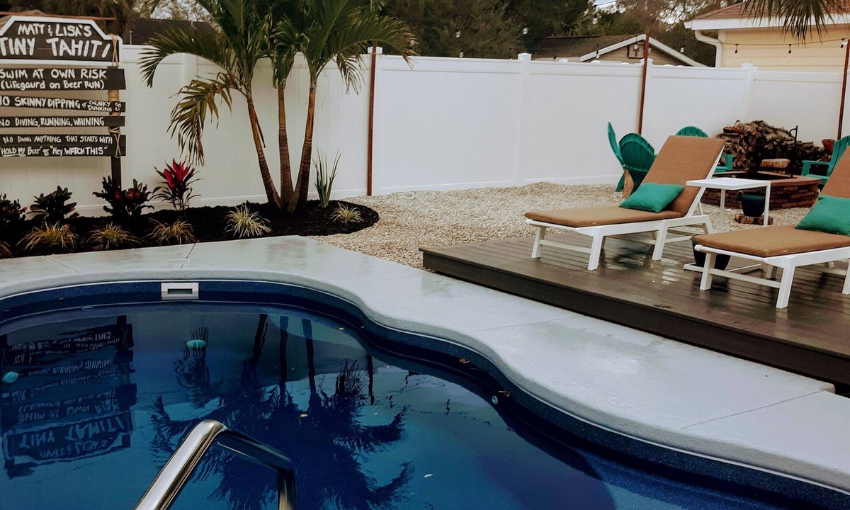 New Port Richey House | Tropical Tiny House