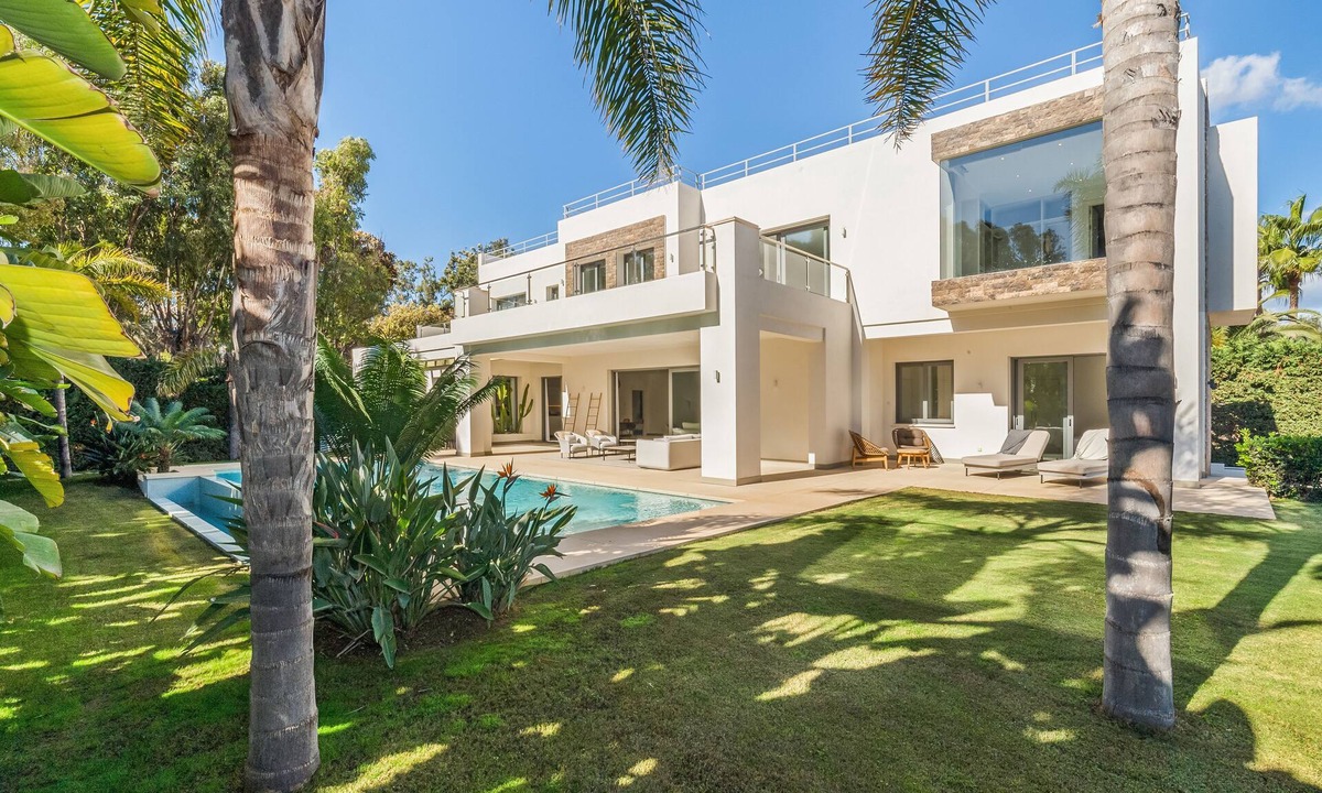 Atalaya-Isdabe Villa | Tropical Villa by the Beach