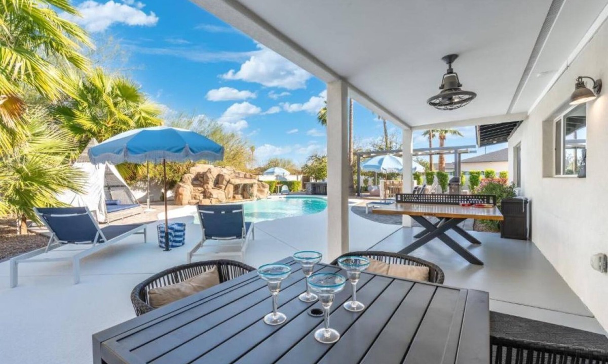 Shea North Estates Villa | Tropical Villa by Glam Homes