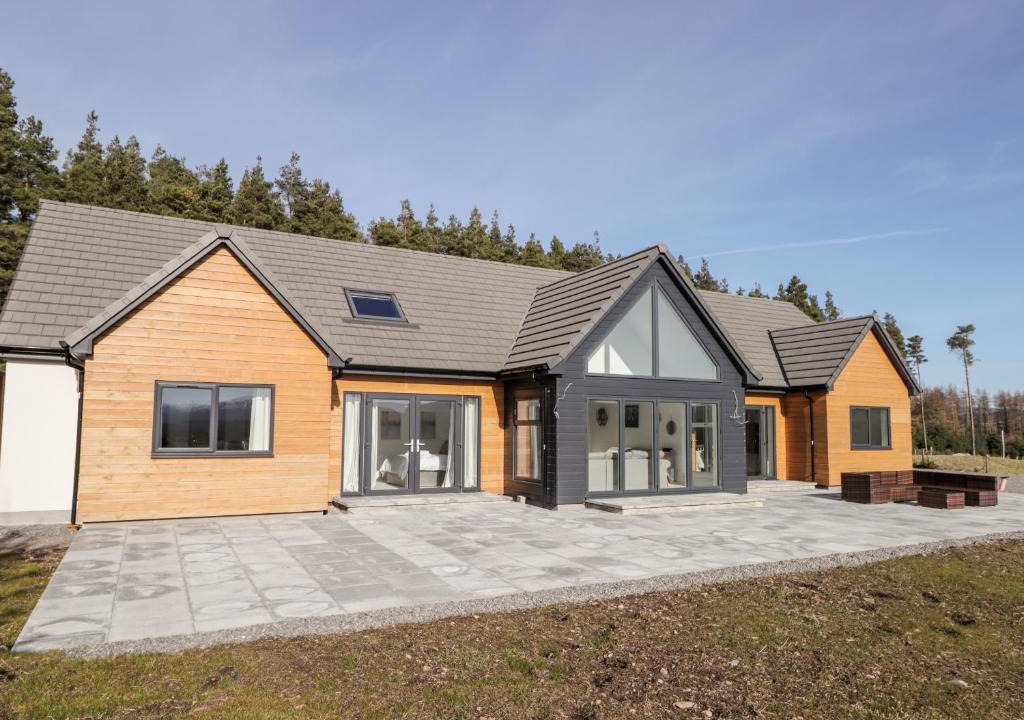 South Galson House | Troya