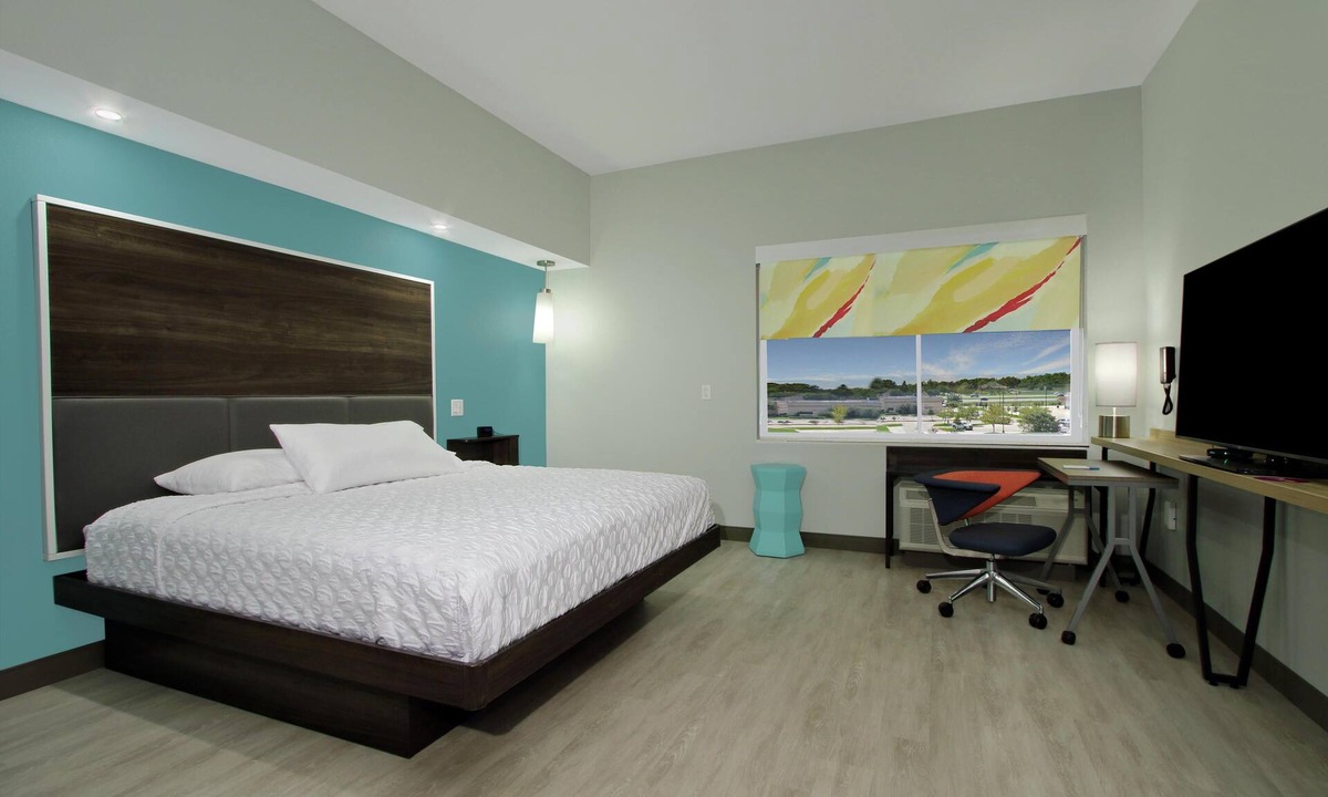 Bryan Hotel | Tru by Hilton Bryan College Station