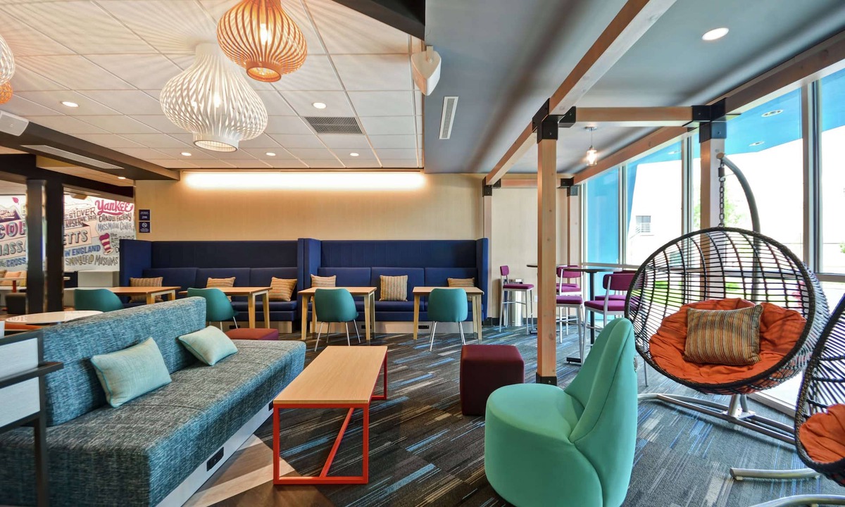 Chicopee Hotel | Tru by Hilton Chicopee Springfield