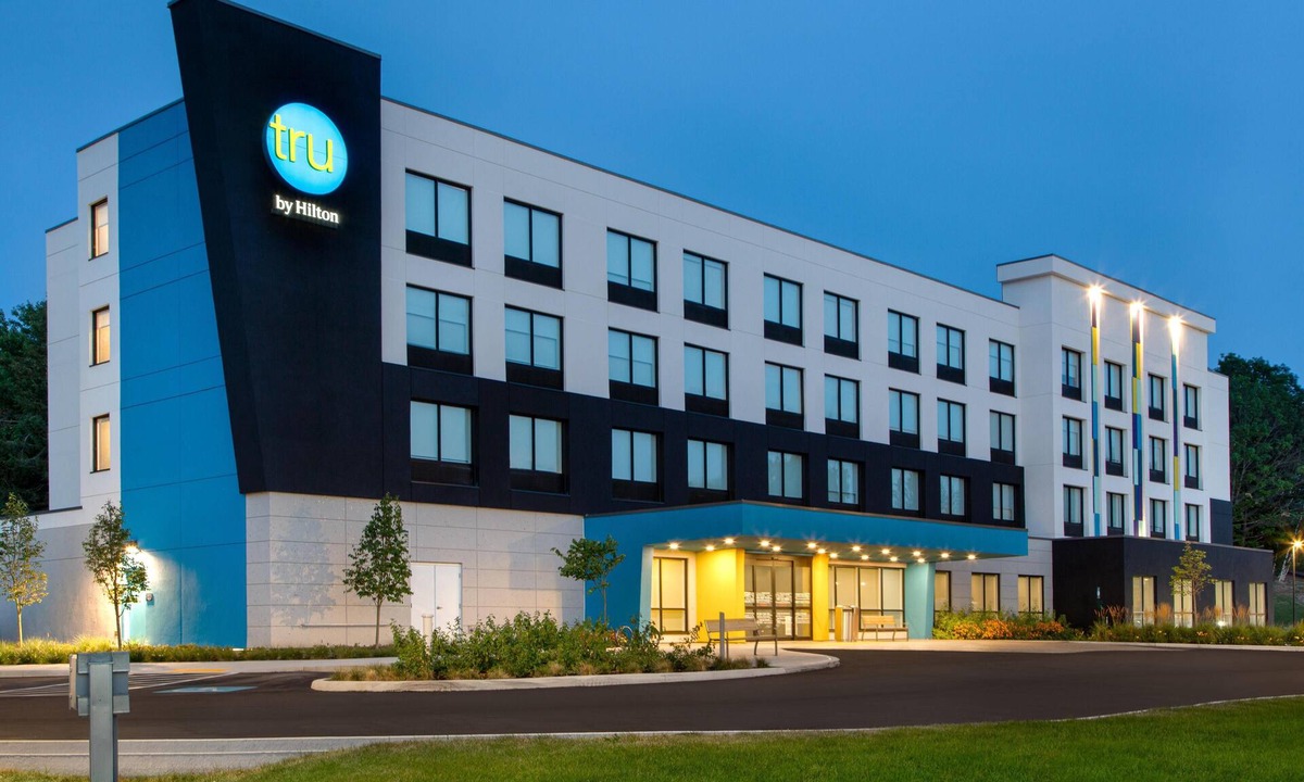 Leeds and the Thousand Islands Hotel | Tru By Hilton Gananoque, On