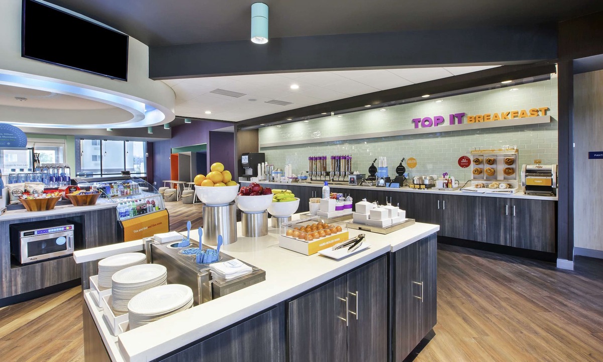 Jackson Hotel | Tru by Hilton Jackson, MI