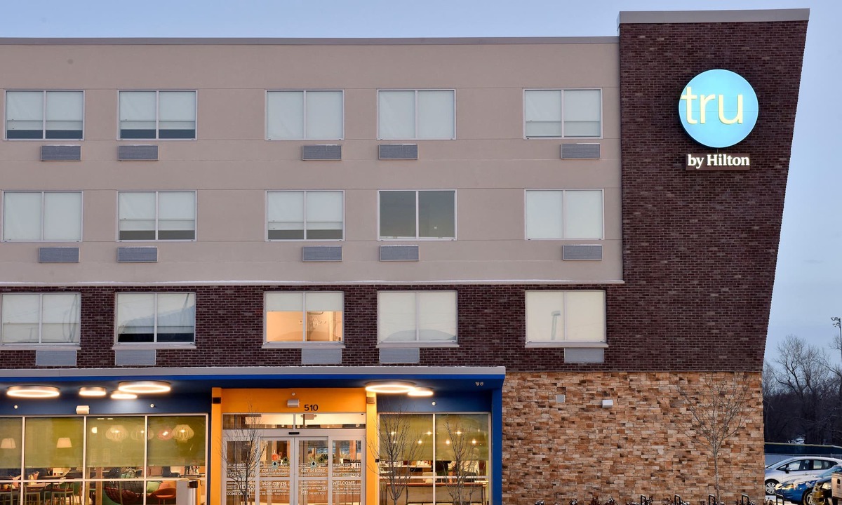 Lawrence Hotel | Tru by Hilton Lawrence
