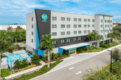 Miramar Hotel | Tru By Hilton Miramar