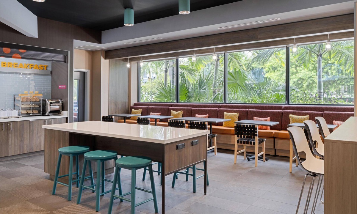 Miramar Hotel | Tru By Hilton Miramar