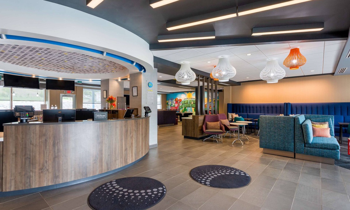 New River Hotel | Tru by Hilton Radford, VA
