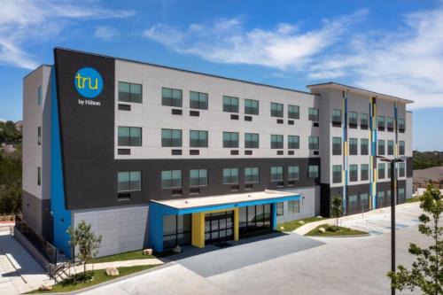 Far North Central Hotel | Tru By Hilton San Antonio North