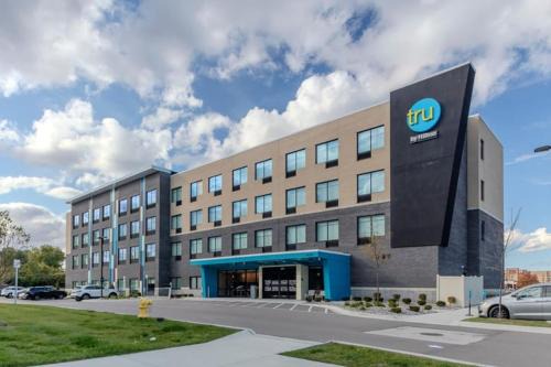 Chesterfield Hotel | Tru by Hilton