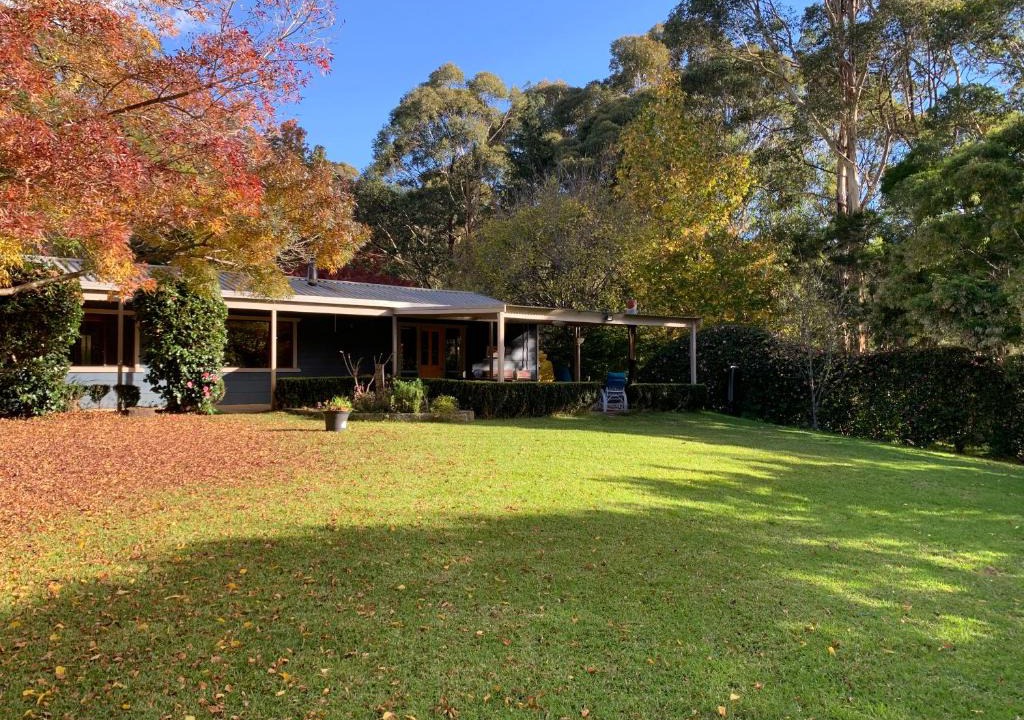 Bilpin House | True North - 4BR Home & Garden in Bush Setting with Huge Bath
