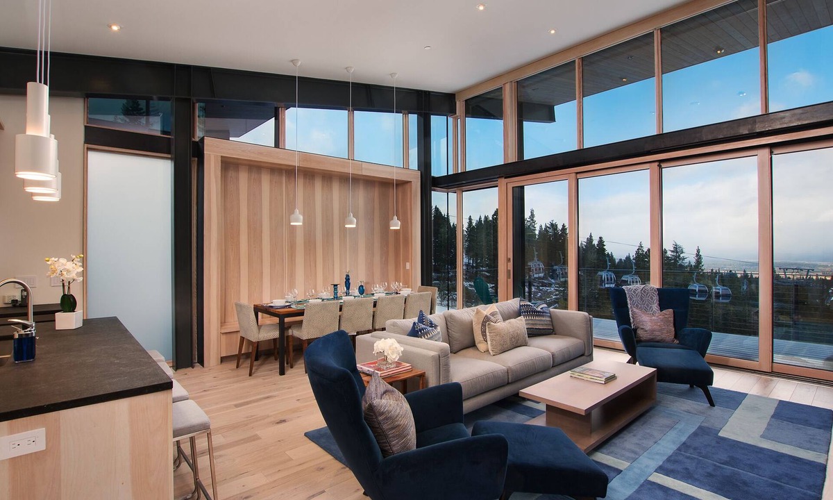 Truckee House | True Ski-In/Ski-Out Mid-Mountain Residence - Stellar Northstar