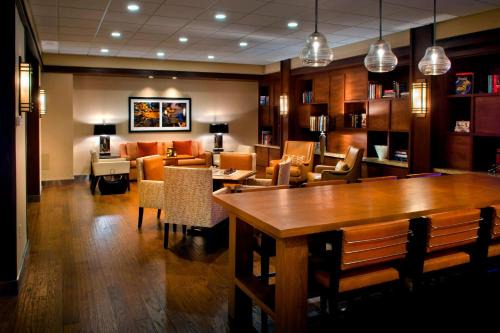 Trumbull Hotel | Trumbull Marriott Shelton
