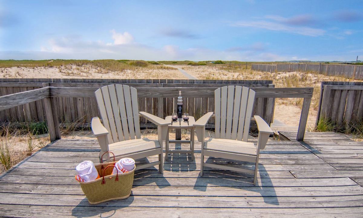 North Truro Hotel | Truro Beach Cottages