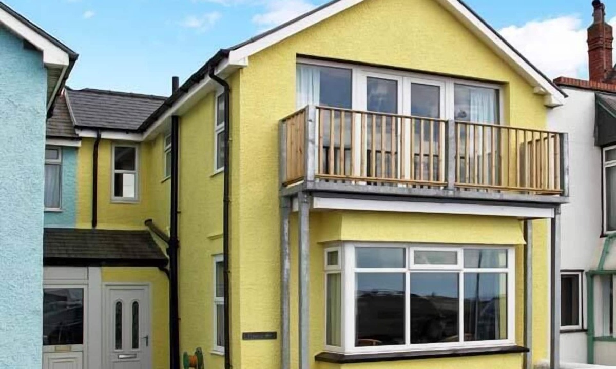 Borth Cottage | TRYSOR Y MOR, family friendly, country holiday cottage in Borth