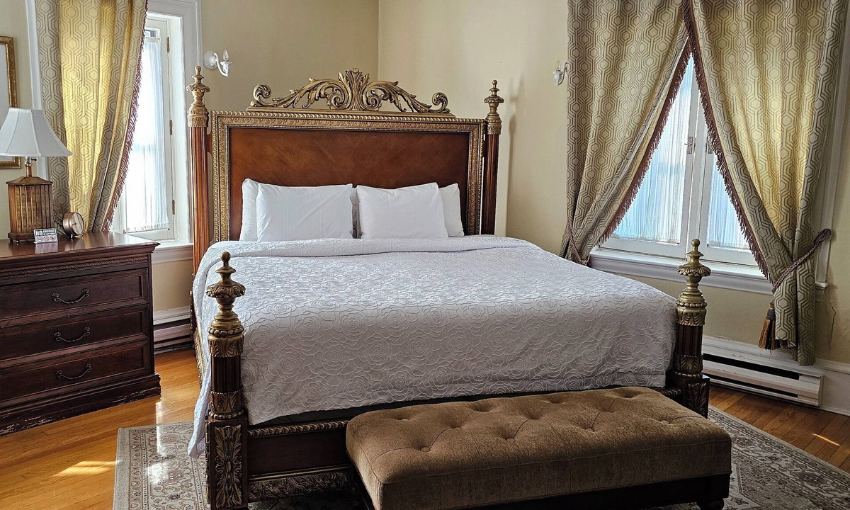 Pembroke Hotel | TTR - Majestic