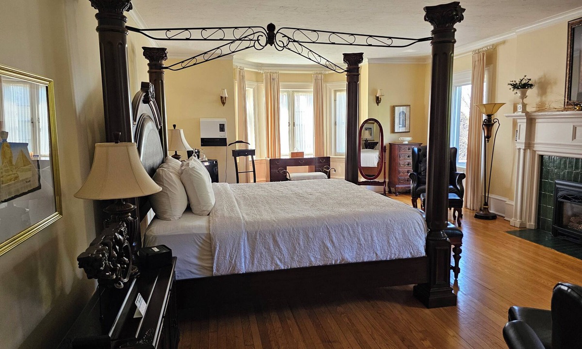 Pembroke Hotel | TTR - Princess Grace