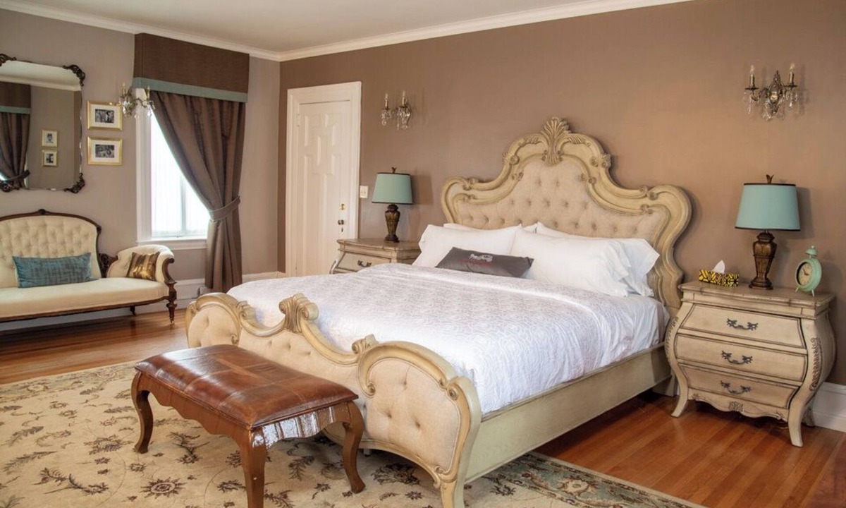 Pembroke Hotel | TTR - The Tiffany