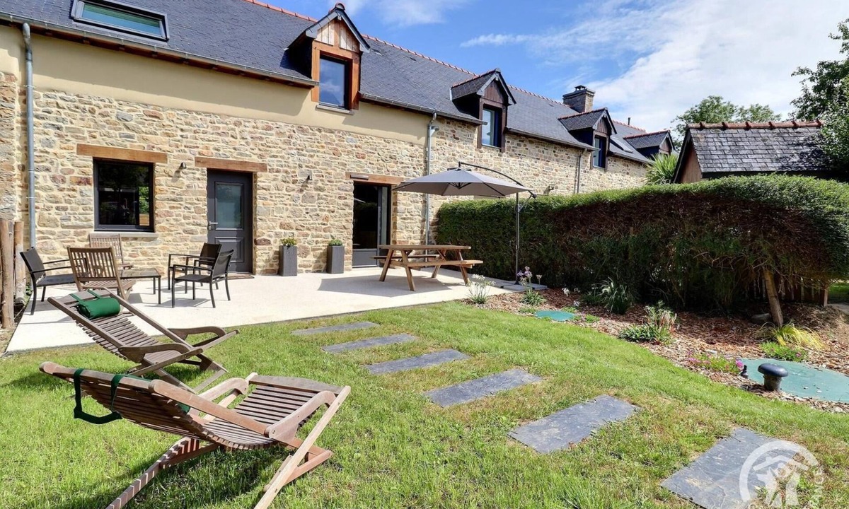 Erce-pres-Liffre House | Tuberix - Erce Pres Liffre