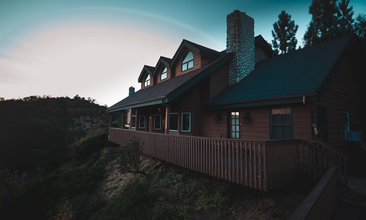 Julian Cabin | Tucker Peak Lodge