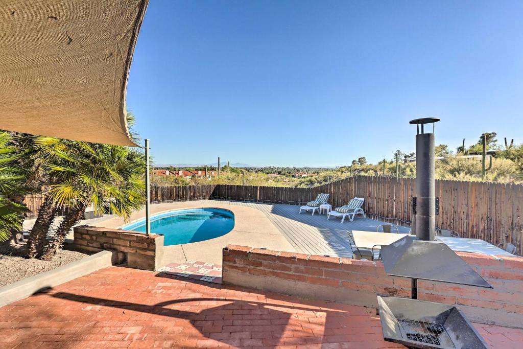 Catalina Foothills Estates House | Tucson Oasis 'La Casa de las Palmas' w/Pool!